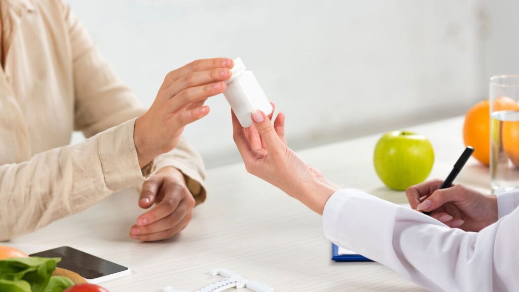 As 4 vitaminas que fazem diferença real na saúde dos idosos