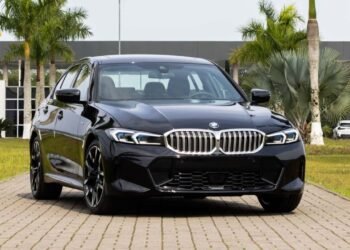 Nova versão da BMW 320i M Sport chega ao Brasil com muito mais tecnologia, visual renovado e muita potência