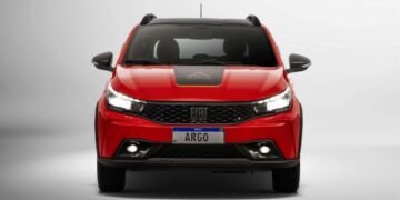 Fiat Argo Trekking 2026 volta a ter câmbio manual, mas preço ainda fica acima de concorrentes