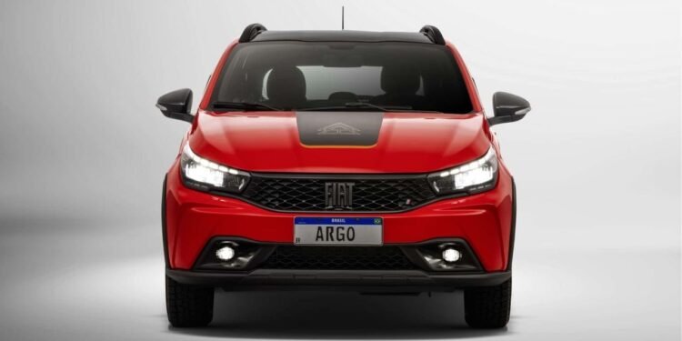 Fiat Argo Trekking 2026 volta a ter câmbio manual, mas preço ainda fica acima de concorrentes