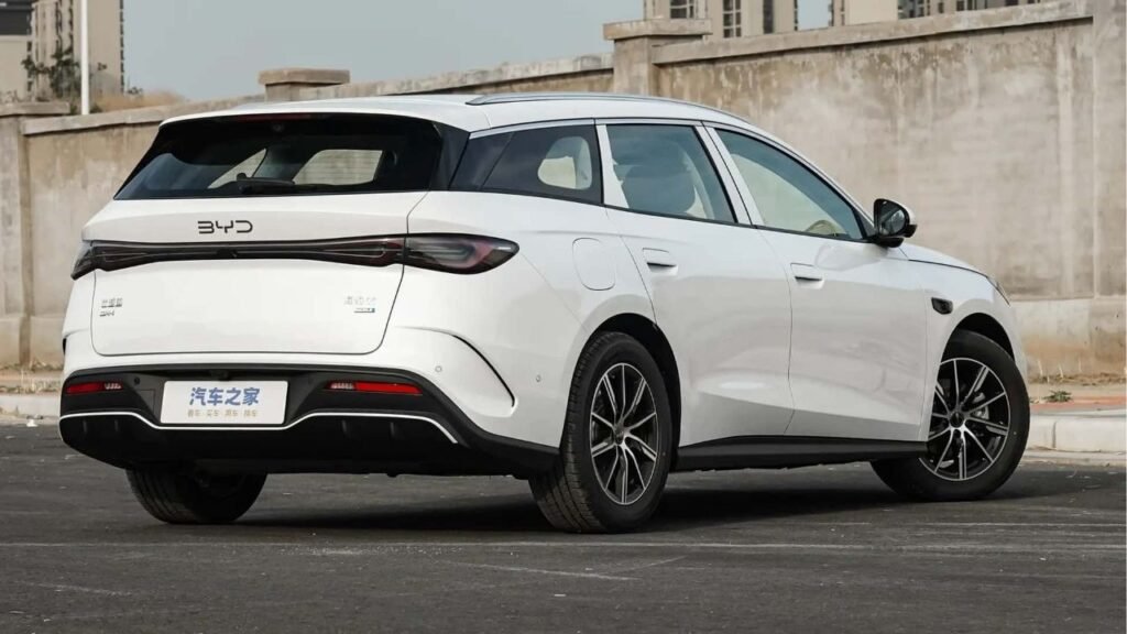 BYD lança nova Station Wagon híbrida na China com autonomia inacreditável de até 2000 km!