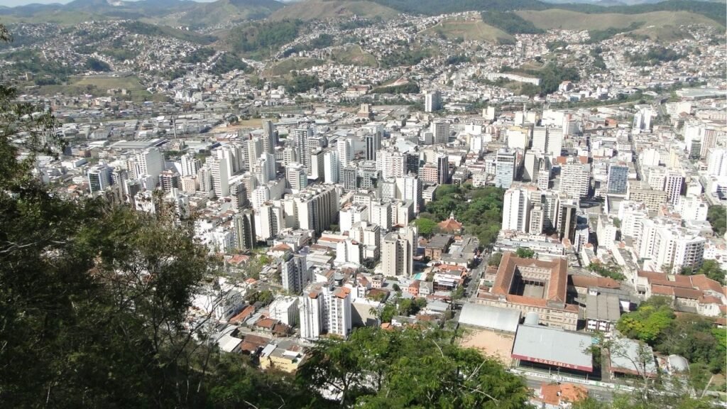 A cidade estratégica entre Rio e BH que está conquistando cada vez mais moradores