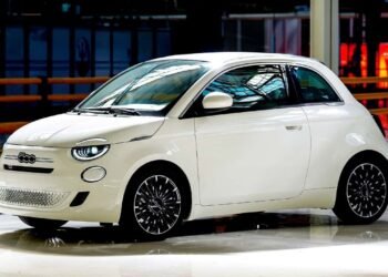 Fiat 500 está de volta ao mercado com versão híbrida, motor de Mobi e promete consumo acima de 18km/l