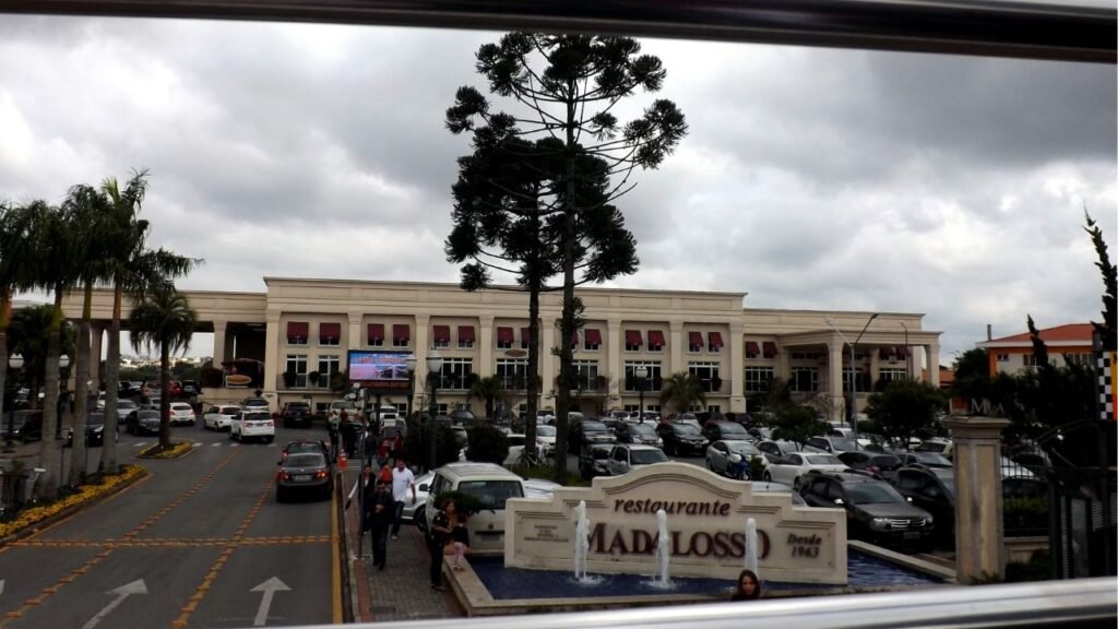 Da carne de onça até sabores alemães e italianos! Conheça os restaurantes com as mais altas gastronomias de Curitiba