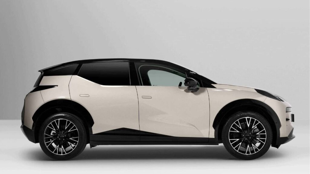 Zeekr X chega ao Brasil redefinindo a definição de elétrico de luxo e se torna grande rival da Volvo EX30