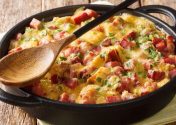 Essa batata gratinada com bacon vai roubar seu coração