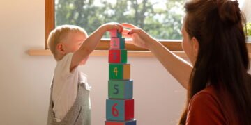 O motivo surpreendente pelo qual seu bebê prefere panelas aos brinquedos caros