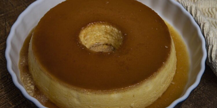 Essa receita de pudim tem gosto de infância e é mais fácil do que parece