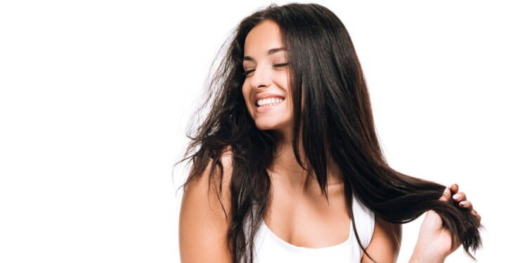 Cabelo liso - Créditos: depositphotos.com / AndrewLozovyi