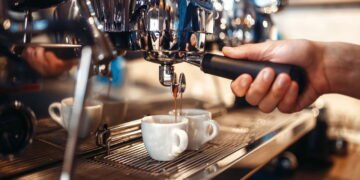 Beber café
