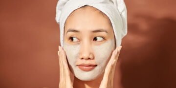 Essa rotina de skincare coreana te deixa com carinha de 20 anos