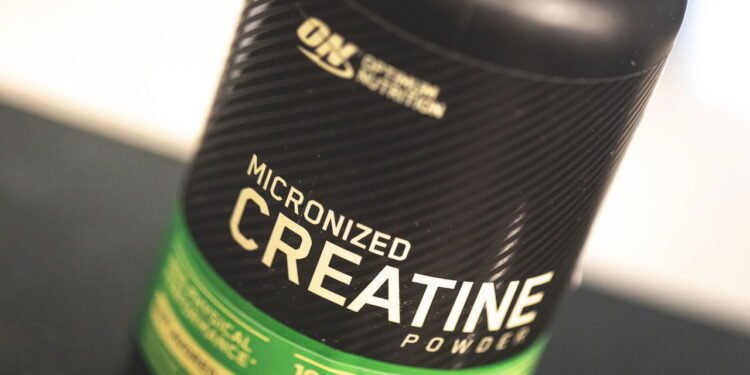 Pote de creatina - Créditos: depositphotos.com / rmcarvalhobsb