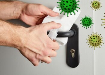 Aprenda a fazer um desinfetante caseiro com cheiro de limpeza profissional