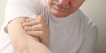 Formigamento no corpo ao acordar pode ser evitado com pequenos ajustes