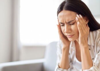 Dr. Diego Bandeira, Neurologista: os sinais que diferenciam a enxaqueca da dor de cabeça comum