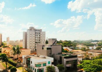 A cidade que lidera como polo de agronegócio e educação no Centro-Oeste