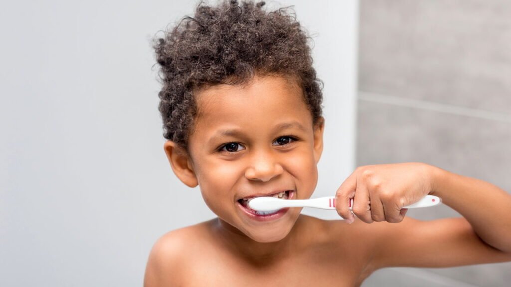 Você sabia que escovar os dentes depois de comer pode não ser tão bom assim?
