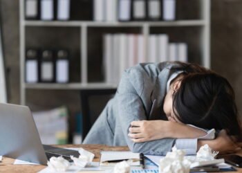 O corpo avisa! Veja os sinais mais perigosos do esgotamento