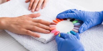 As novas cores de esmalte que serão aposta certa para arrasar na primavera