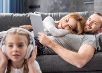 O fone mais inteligente do mundo que pode quebrar barreiras linguísticas com tradução em tempo real