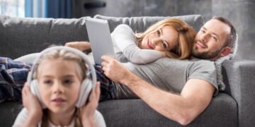 O fone mais inteligente do mundo que pode quebrar barreiras linguísticas com tradução em tempo real