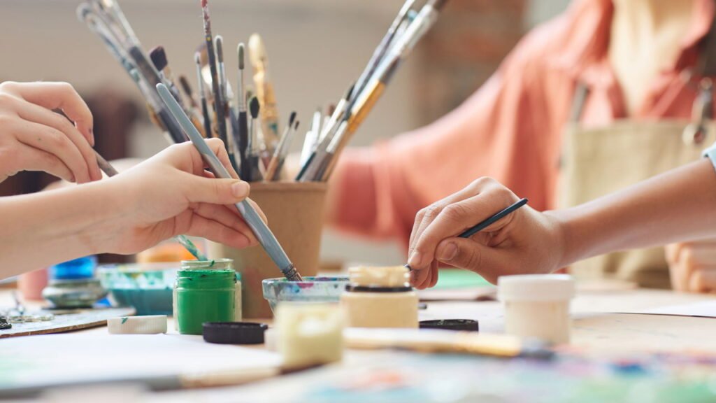 Hobbies para mulheres de 40 que promovem bem-estar e autoestima