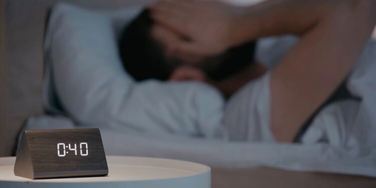 O que significa acordar no meio da noite sempre no mesmo horário