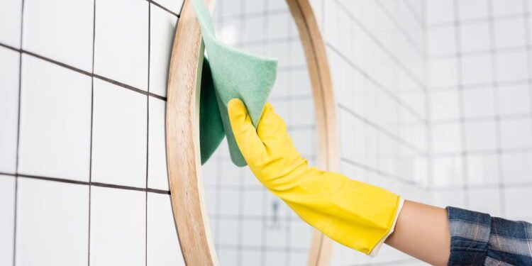 5 truques infalíveis para deixar seu espelho limpo e sem marcas