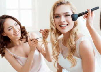 Aprenda como manter a maquiagem sem derreter no calor