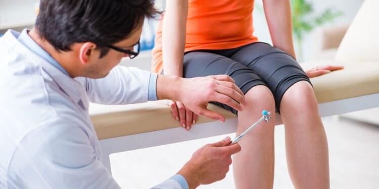 Neurologista analisando paciente - Créditos: depositphotos.com / Elnur_