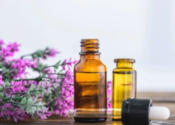3 óleos essenciais para ansiedade e dores que você precisa testar