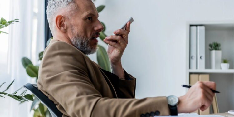 A explicação mais clara sobre por que odiamos ouvir nossa voz gravada