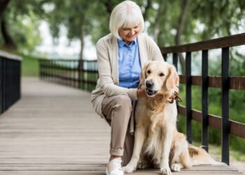 Dra. Julianne Pessequillo, Geriatra: benefícios dos Animais de Estimação na terceira idade