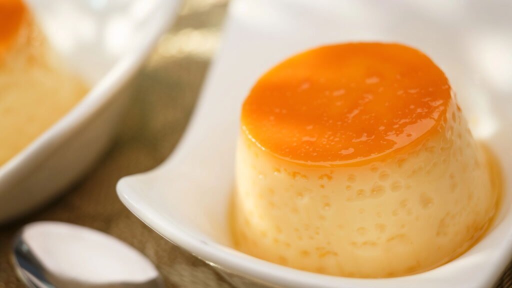 Pudim mais fácil do Brasil leva só 2 ingredientes e resultado cremoso