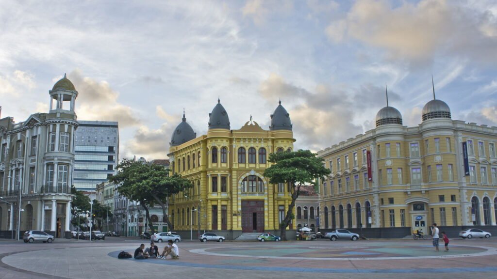 Essa cidade do Nordeste tem praia quente e educação de ponta que impressiona