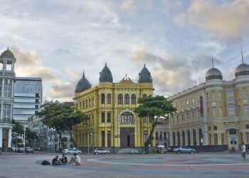 Essa cidade do Nordeste tem praia quente e educação de ponta que impressiona