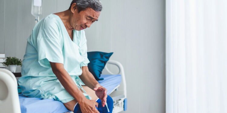 Rigidez matinal nas articulações pode indicar algo mais sério do que parece