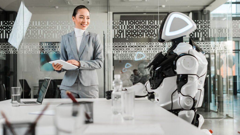 Este robô cuida de idosos sozinho e já é tendência nas residências