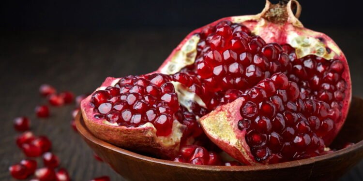 A fruta mais poderosa contra doenças crônicas está no seu mercado