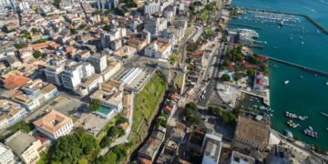 Essa cidade conquista turistas com fé, cores e sabores que viram rotina na vida de moradores