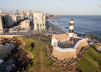 Turistas se surpreendem com as experiências únicas que essa cidade reserva