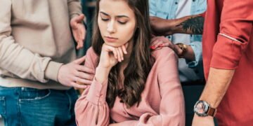 As frases mais destrutivas ditas por familiares tóxicos, segundo a psicologia