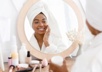 3 produtos de farmácia essenciais para conquistar pele de porcelana