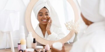 3 produtos de farmácia essenciais para conquistar pele de porcelana