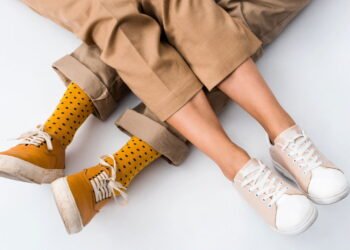 O calçado polêmico dos anos 2010 está de volta com força total