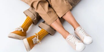 O calçado polêmico dos anos 2010 está de volta com força total