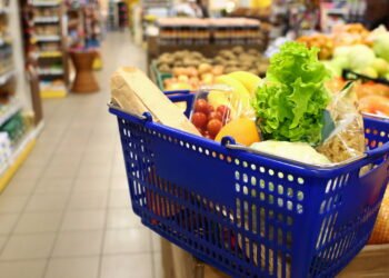 Nutricionista lista alimentos que vai evitar em 2025 pela saúde do seu intestino!