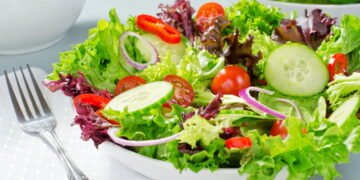 Este trio de alimentos quase não tem calorias e transformaram as dietas pelo Brasil