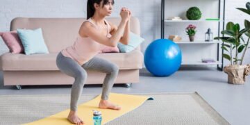 Sem tempo para academia? Exercícios para fazer em casa enquanto seus filhos dormem