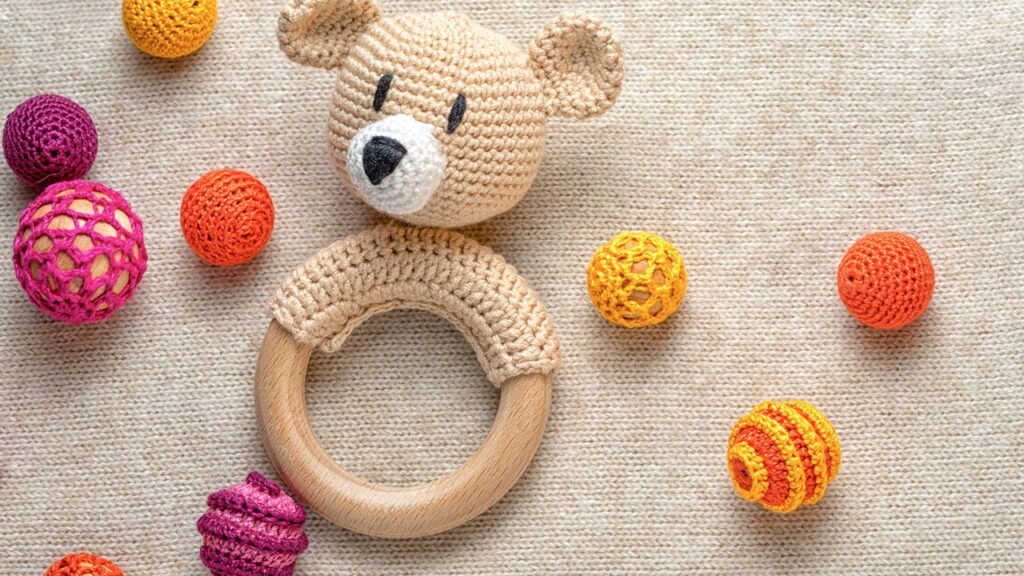 Transforme sua cortina em uma linda decoração com esse abraçador de ursinho